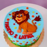 tort z wycinanym lwem